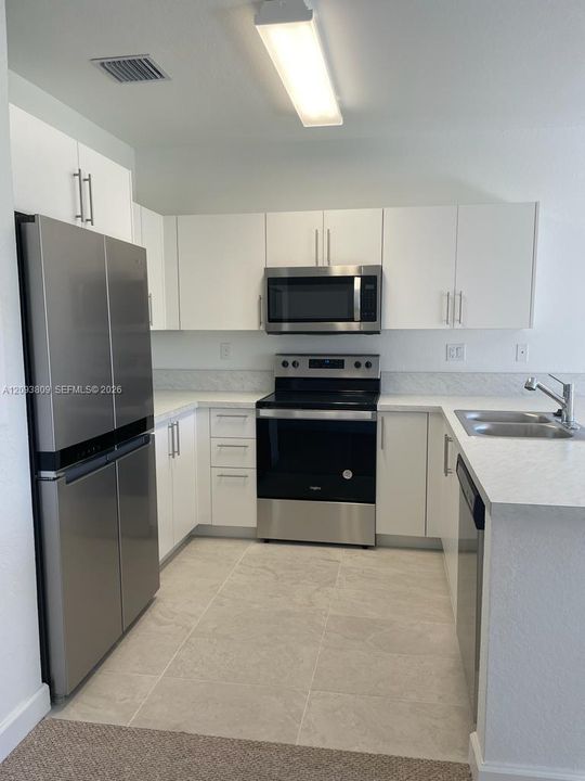 For Rent: $2,500 (3 beds, 3 baths, 1440 Square Feet)