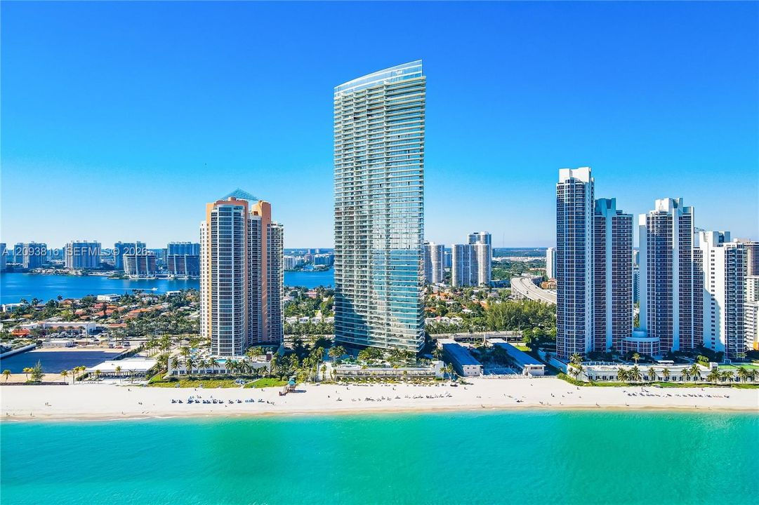 В аренду: $25,000 (3 спален, 5 ванн, 2468 Квадратных фут)