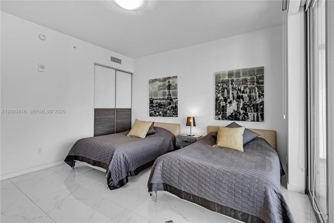 В аренду: $25,000 (3 спален, 5 ванн, 2468 Квадратных фут)