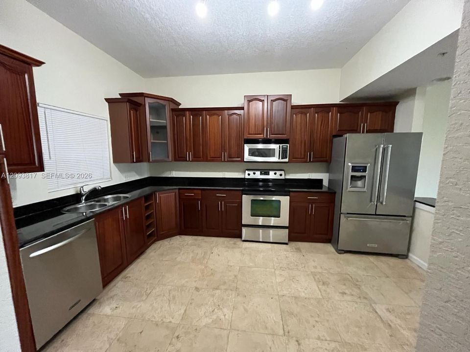 En Venta: $244,000 (2 camas, 2 baños, 1424 Pies cuadrados)