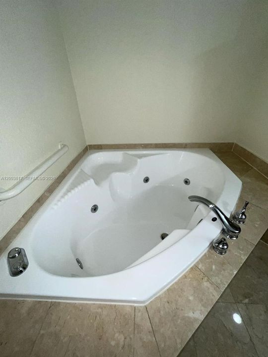 En Venta: $244,000 (2 camas, 2 baños, 1424 Pies cuadrados)