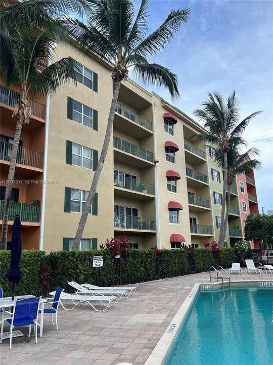 En Venta: $244,000 (2 camas, 2 baños, 1424 Pies cuadrados)
