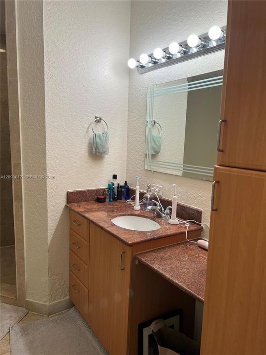 En Venta: $244,000 (2 camas, 2 baños, 1424 Pies cuadrados)