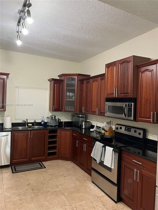 En Venta: $244,000 (2 camas, 2 baños, 1424 Pies cuadrados)