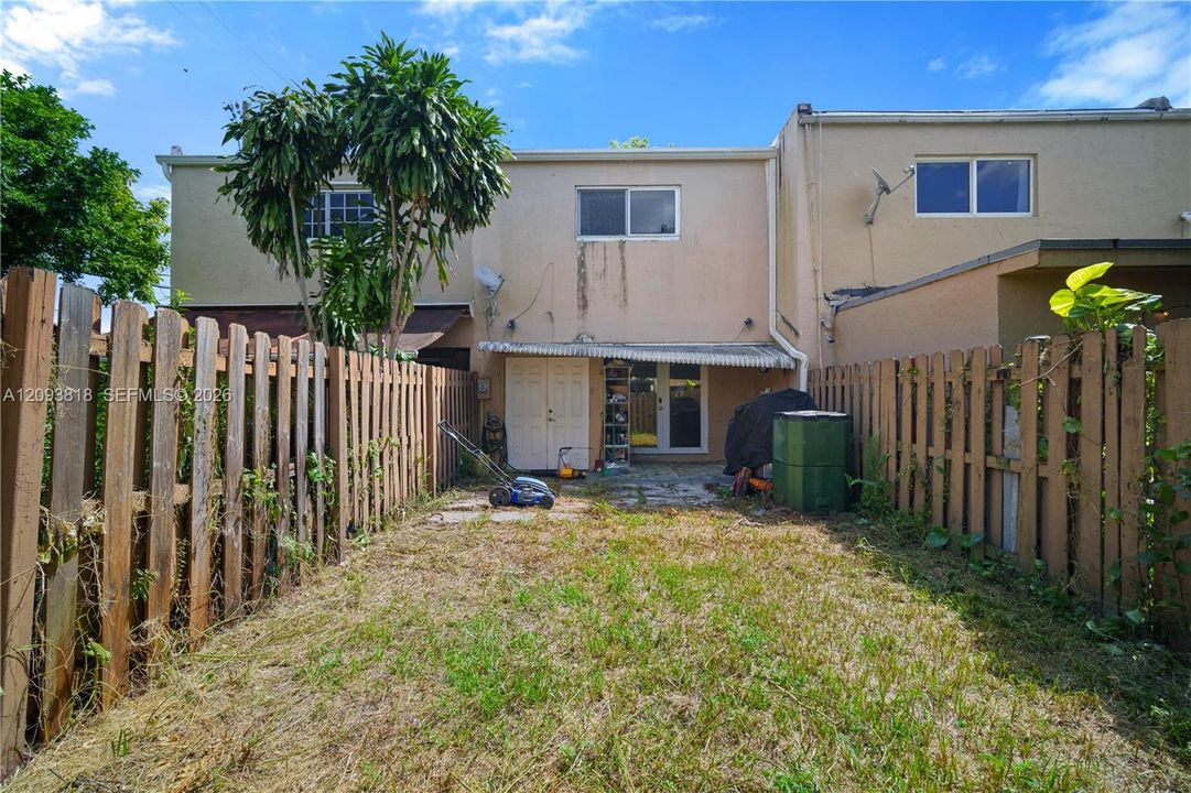 For Sale: $375,000 (2 beds, 1 baths, 1116 Square Feet)