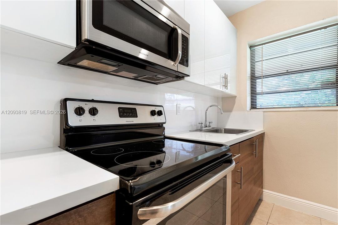 For Rent: $1,800 (1 beds, 1 baths, 500 Square Feet)