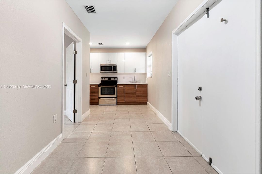 For Rent: $1,800 (1 beds, 1 baths, 500 Square Feet)
