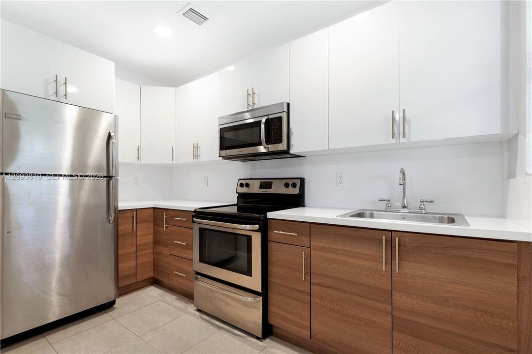 For Rent: $1,800 (1 beds, 1 baths, 500 Square Feet)