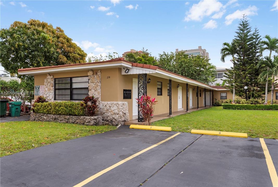 For Rent: $1,800 (1 beds, 1 baths, 500 Square Feet)