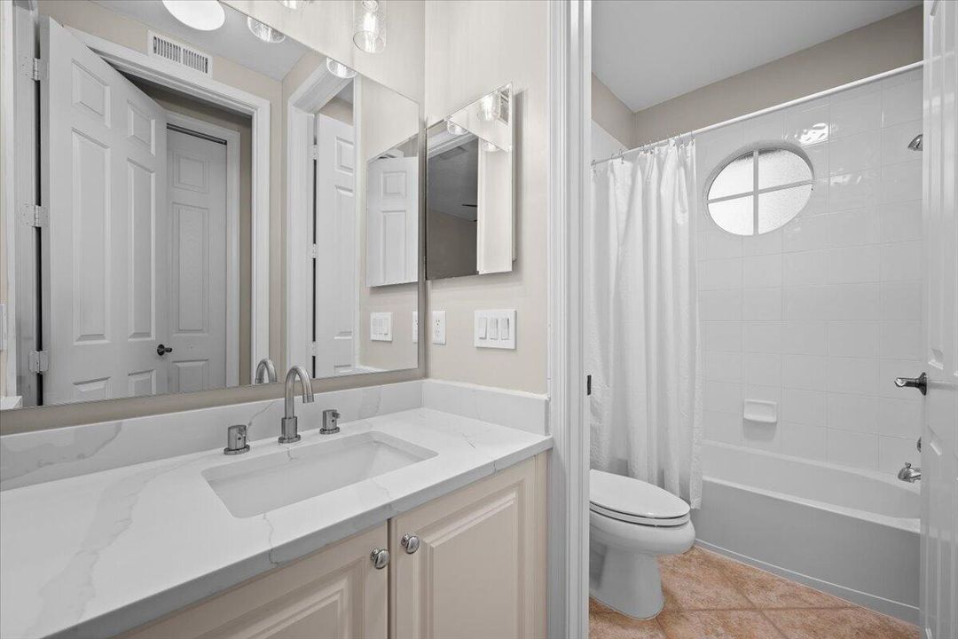 2nd Bathroom