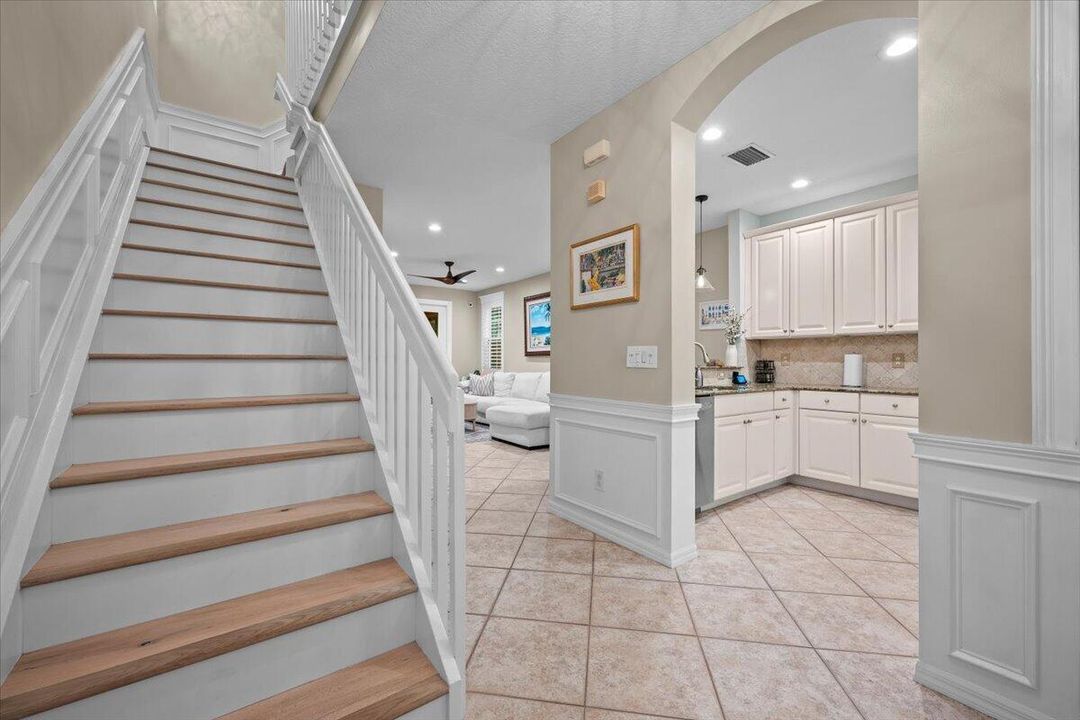 Staircaseto Bedrooms