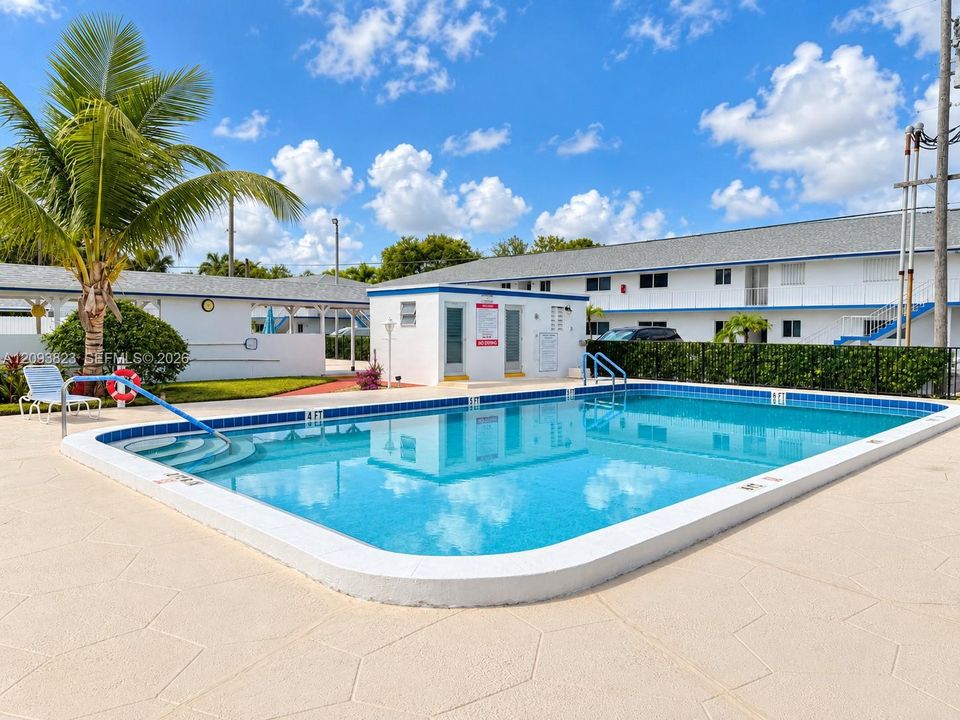 For Rent: $2,500 (2 beds, 2 baths, 920 Square Feet)
