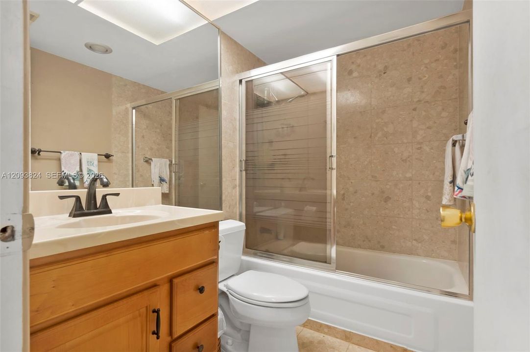 En Venta: $270,000 (1 camas, 1 baños, 724 Pies cuadrados)