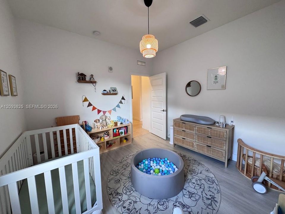 В аренду: $3,300 (3 спален, 2 ванн, 1236 Квадратных фут)