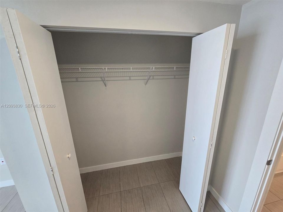 Recently Rented: $3,475 (2 beds, 2 baths, 949 Square Feet)