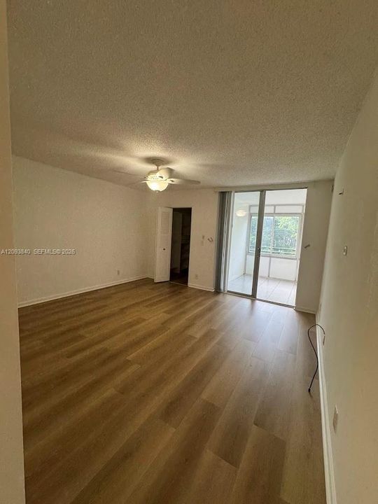 В аренду: $1,800 (2 спален, 2 ванн, 1100 Квадратных фут)