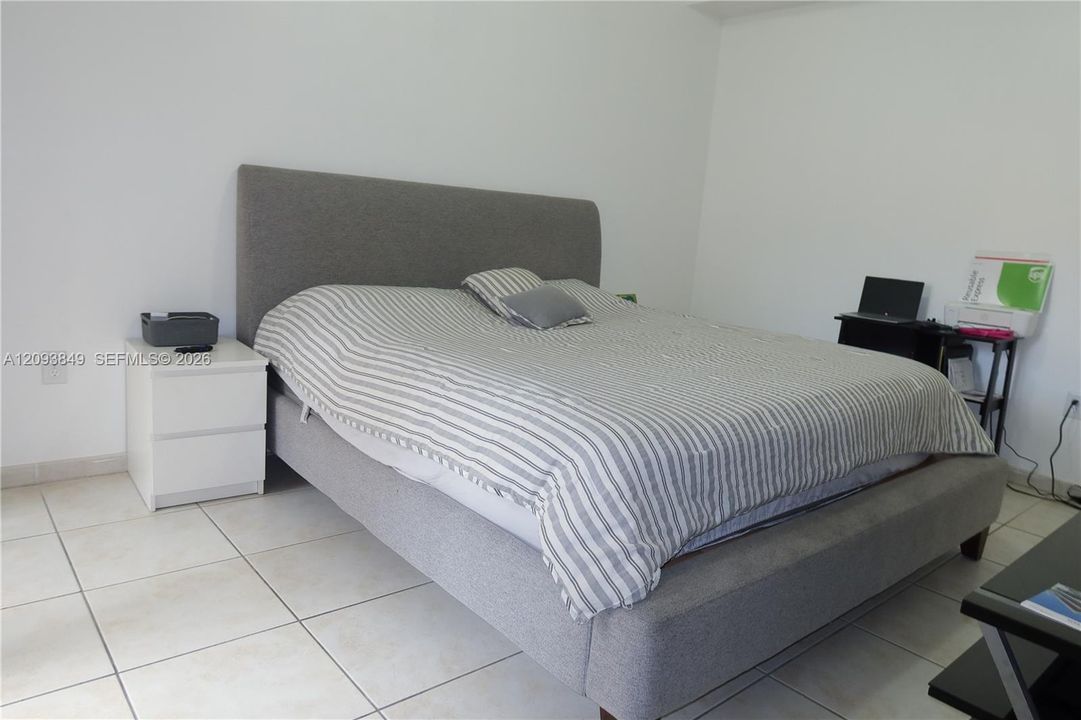 For Rent: $2,695 (3 beds, 2 baths, 1109 Square Feet)