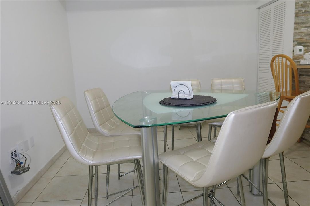 For Rent: $2,695 (3 beds, 2 baths, 1109 Square Feet)