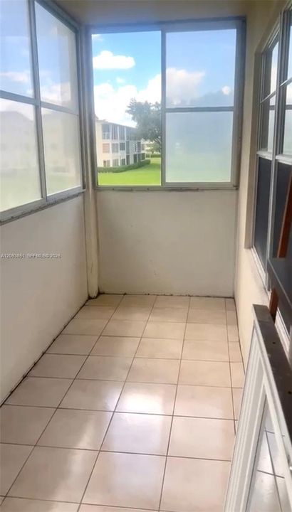 For Sale: $120,000 (2 beds, 1 baths, 840 Square Feet)
