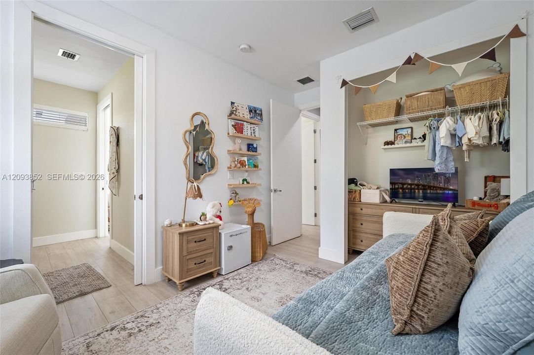For Sale: $1,449,000 (4 beds, 4 baths, 2490 Square Feet)