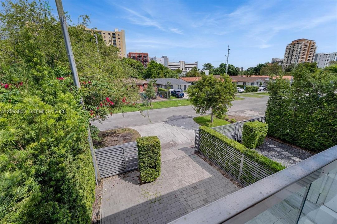 For Sale: $1,449,000 (4 beds, 4 baths, 2490 Square Feet)