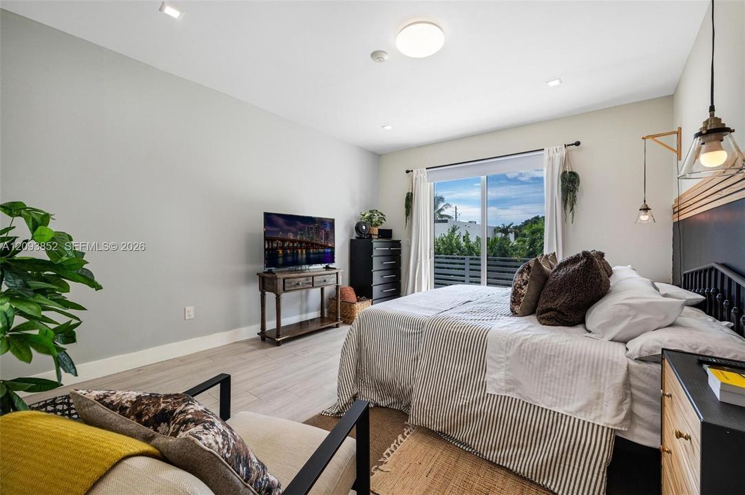 For Sale: $1,449,000 (4 beds, 4 baths, 2490 Square Feet)