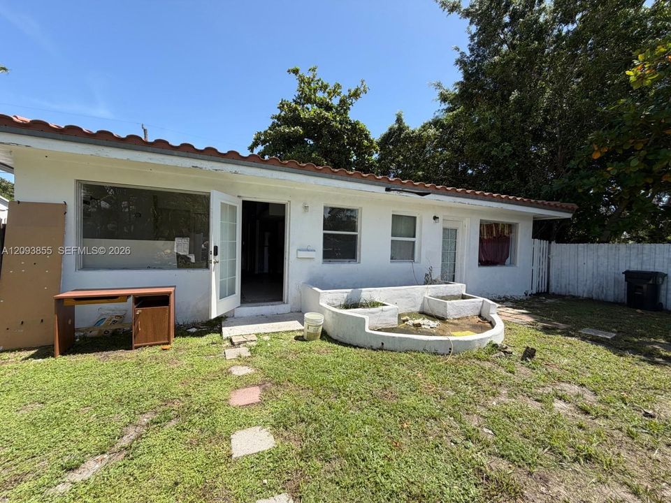ORIGINAL PHOTO, FRONT OF THE PROPERTY