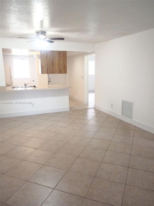 For Rent: $1,250 (2 beds, 2 baths, 864 Square Feet)