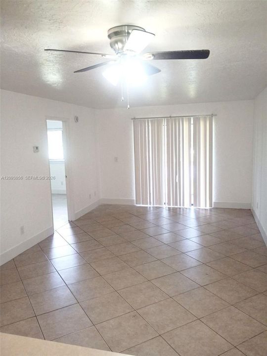 For Rent: $1,250 (2 beds, 2 baths, 864 Square Feet)