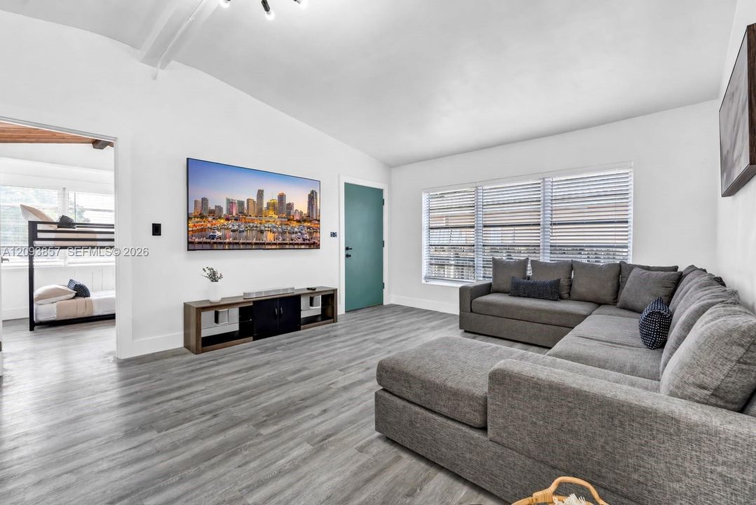 For Rent: $3,100 (3 beds, 1 baths, 0 Square Feet)