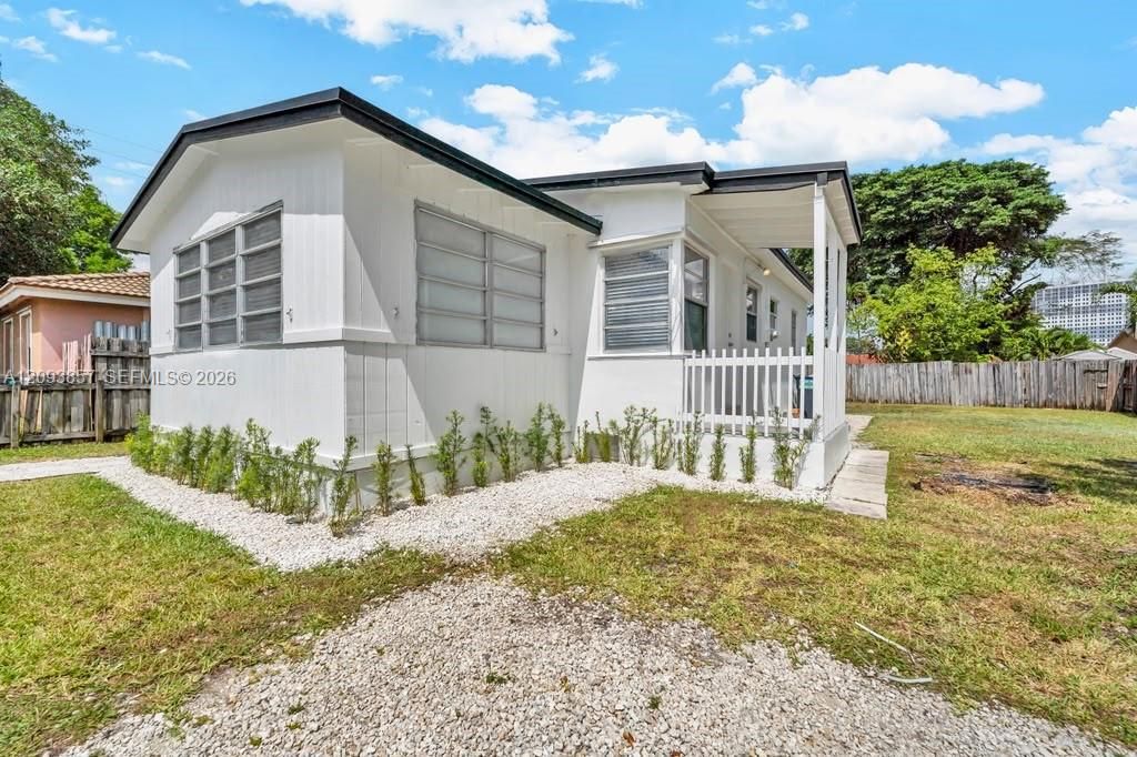 For Rent: $3,100 (3 beds, 1 baths, 0 Square Feet)
