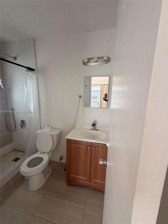 В аренду: $1,400 (0 спален, 1 ванн, 3444 Квадратных фут)