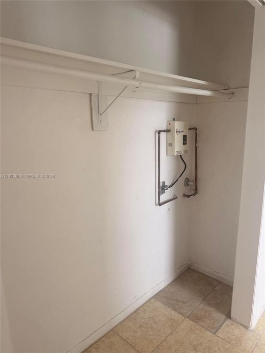 В аренду: $1,400 (0 спален, 1 ванн, 3444 Квадратных фут)