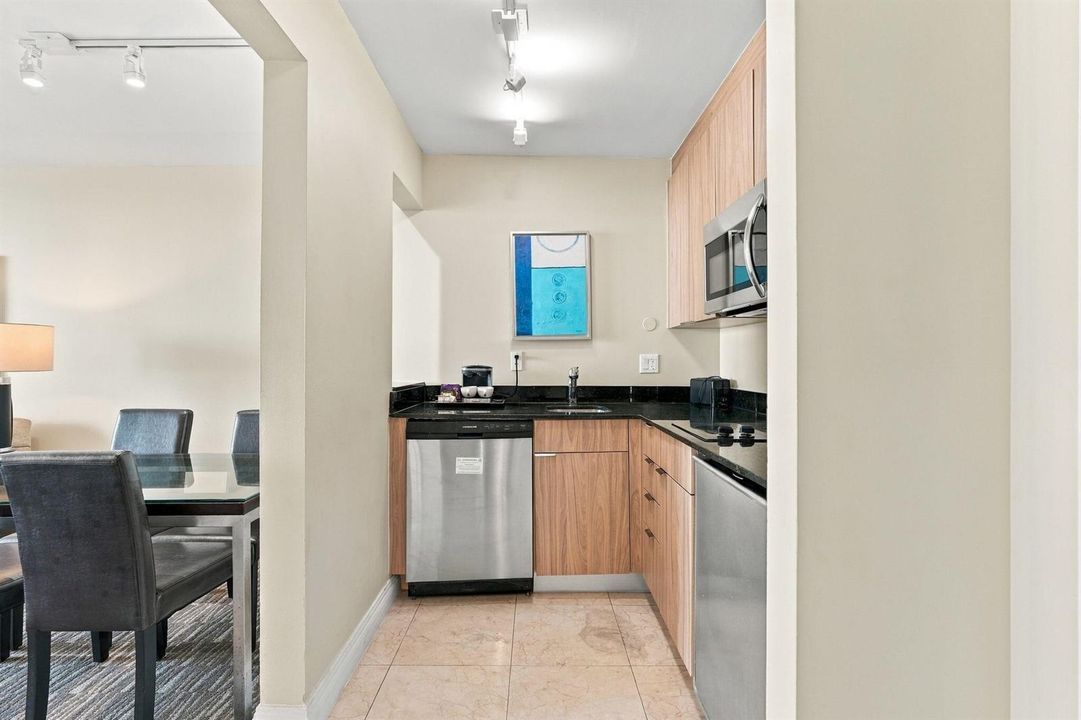 19-web-or-mls-2670_E_Sunrise_Blvd_Unit_1