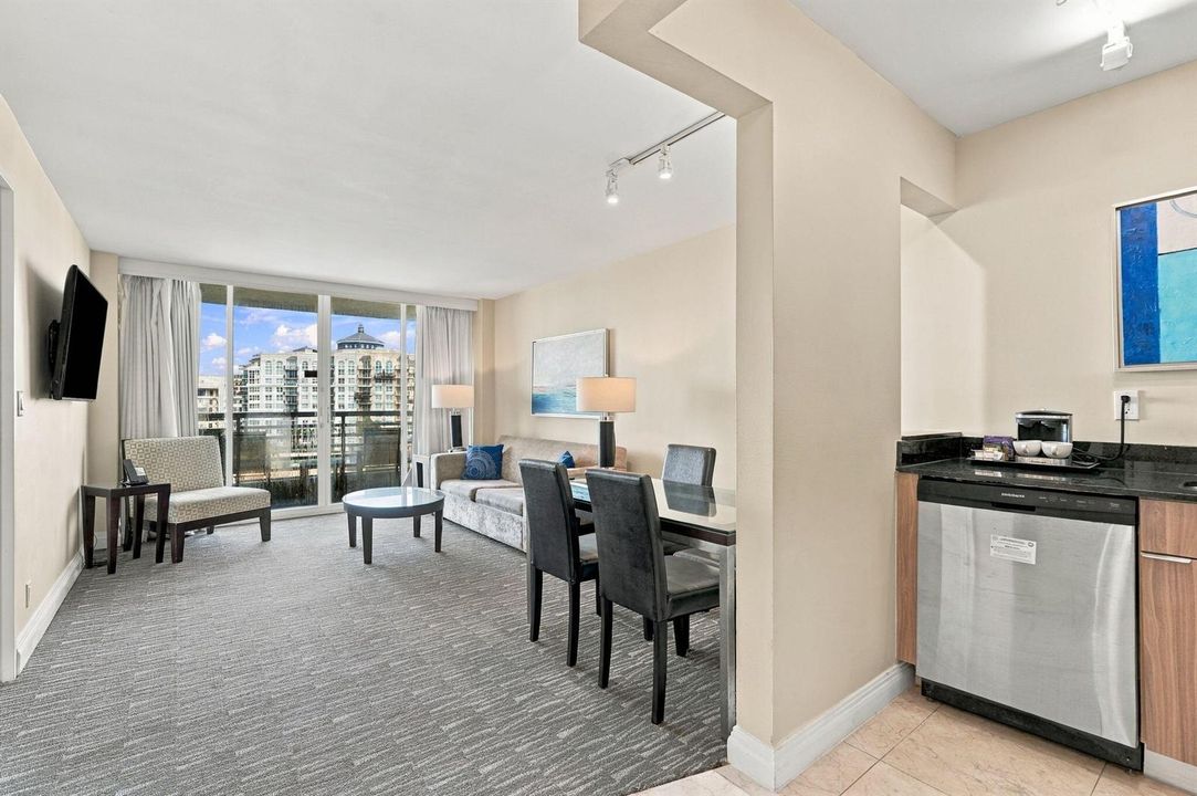 11-web-or-mls-2670_E_Sunrise_Blvd_Unit_1