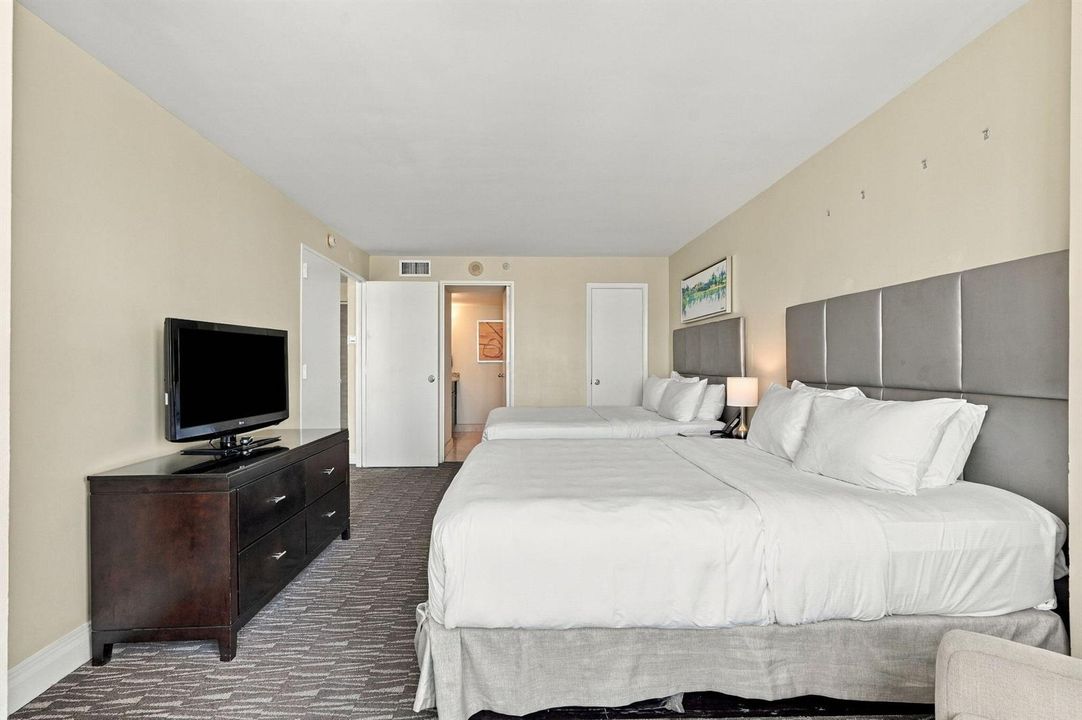 4-web-or-mls-2670_E_Sunrise_Blvd_Unit_11