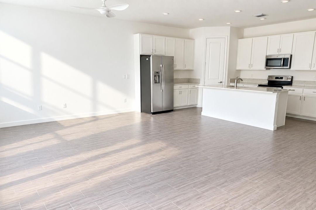 1.LivingRoom