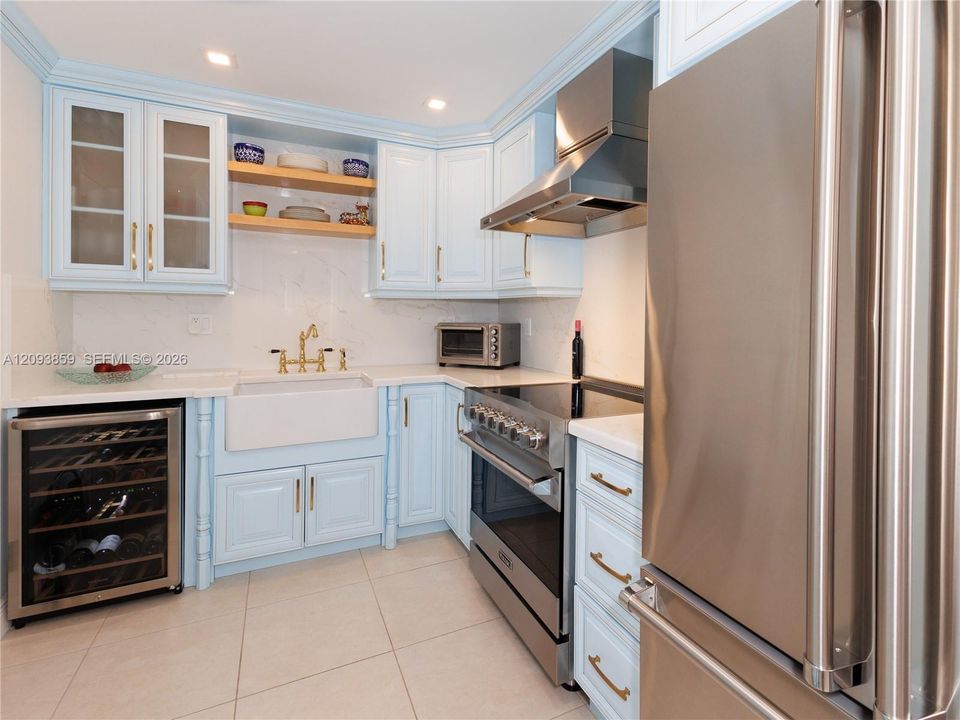 For Sale: $689,000 (2 beds, 2 baths, 1093 Square Feet)