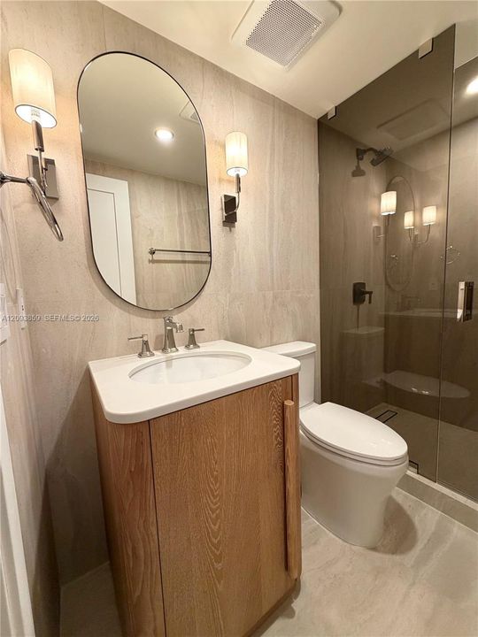 For Sale: $689,000 (2 beds, 2 baths, 1093 Square Feet)