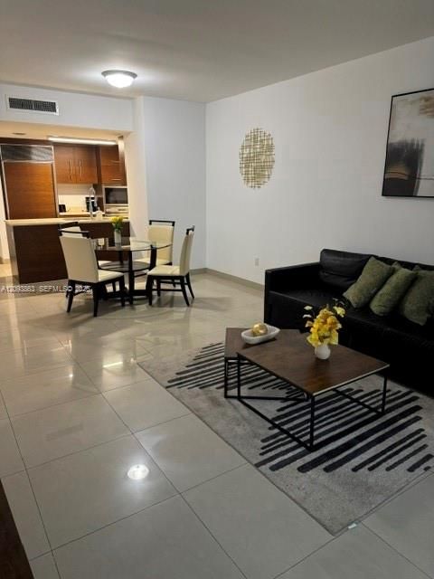For Rent: $4,300 (2 beds, 1 baths, 953 Square Feet)