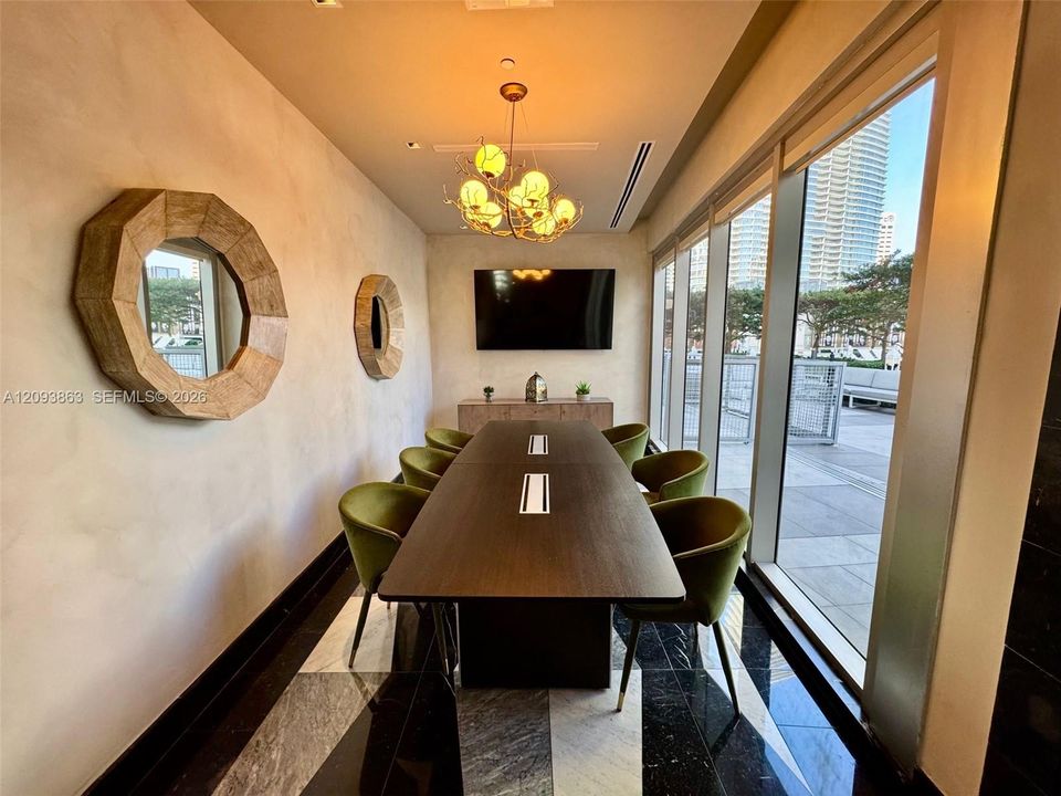 For Rent: $4,300 (2 beds, 1 baths, 953 Square Feet)