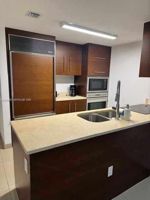 For Rent: $4,300 (2 beds, 1 baths, 953 Square Feet)