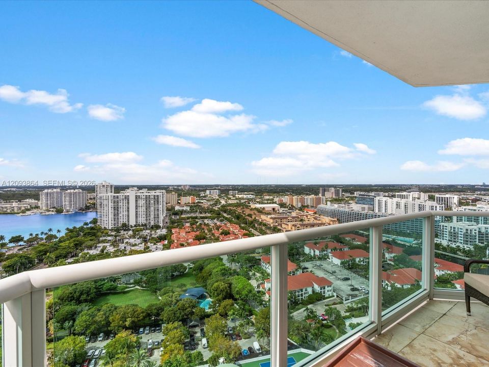 For Sale: $2,150,000 (4 beds, 4 baths, 3530 Square Feet)