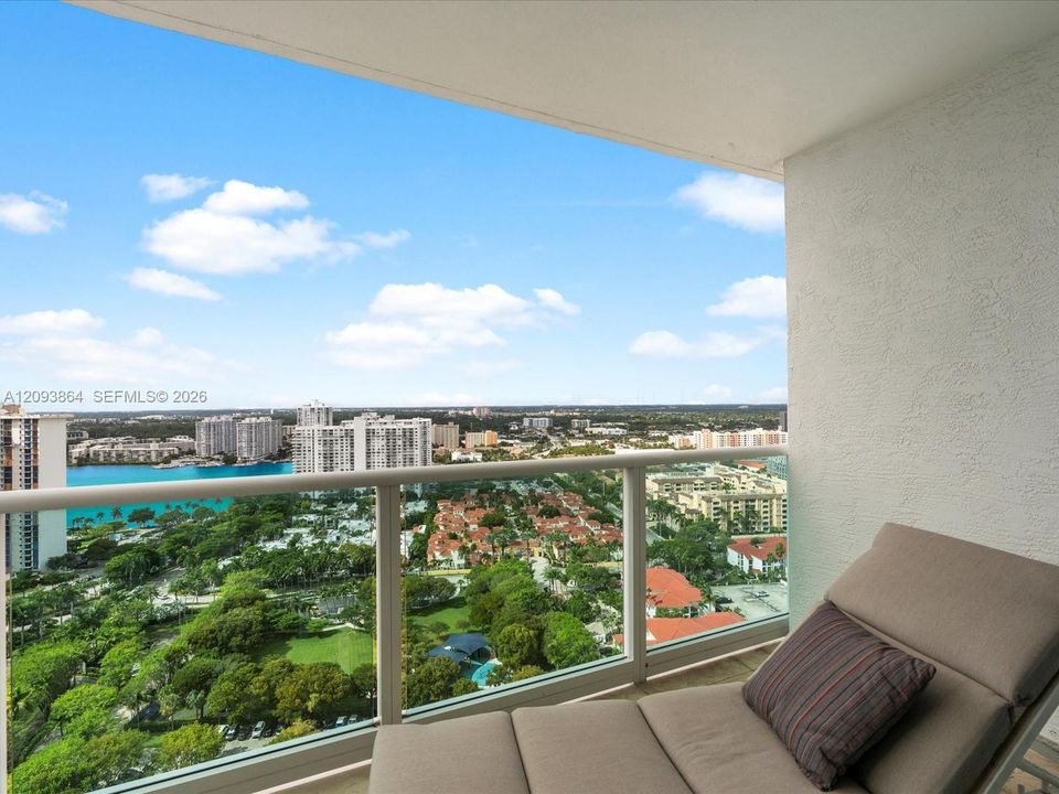 For Sale: $2,150,000 (4 beds, 4 baths, 3530 Square Feet)