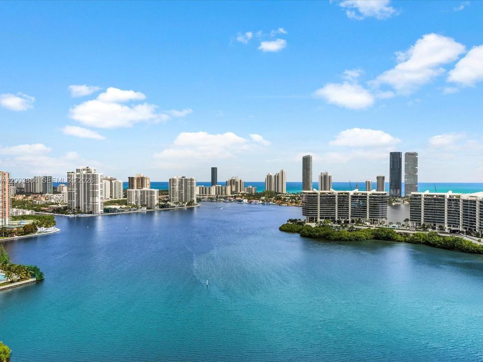 For Sale: $2,150,000 (4 beds, 4 baths, 3530 Square Feet)