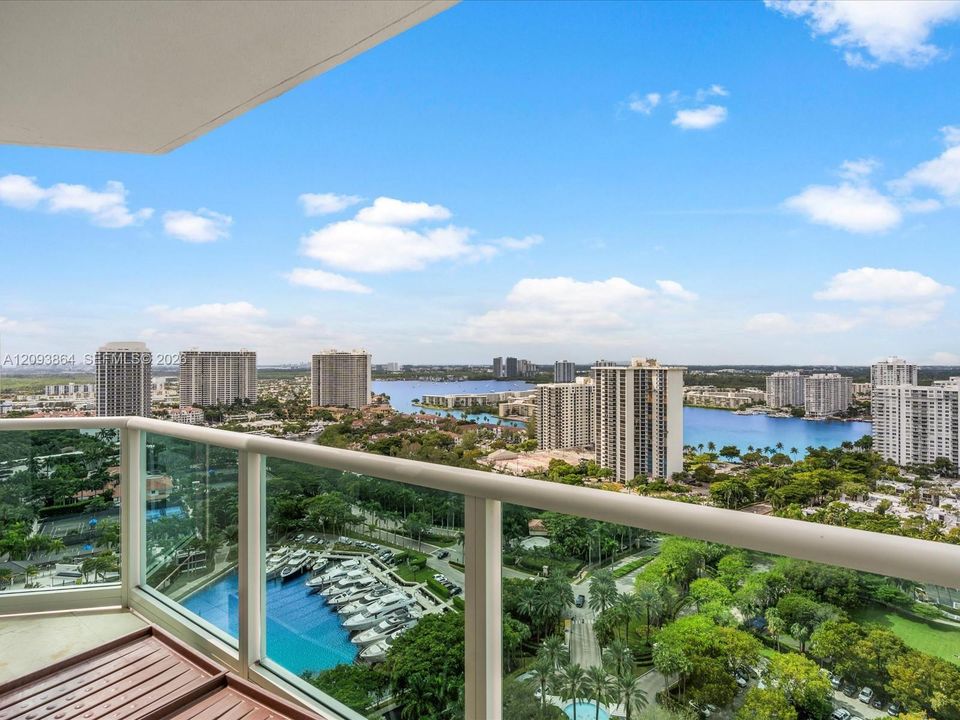 For Sale: $2,150,000 (4 beds, 4 baths, 3530 Square Feet)