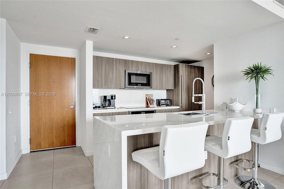 En Venta: $848,000 (2 camas, 1 baños, 821 Pies cuadrados)