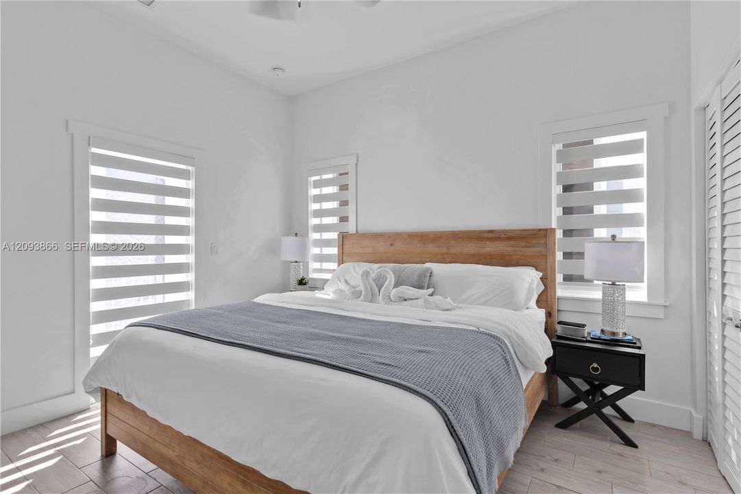 For Sale: $1,600,000 (4 beds, 3 baths, 1428 Square Feet)