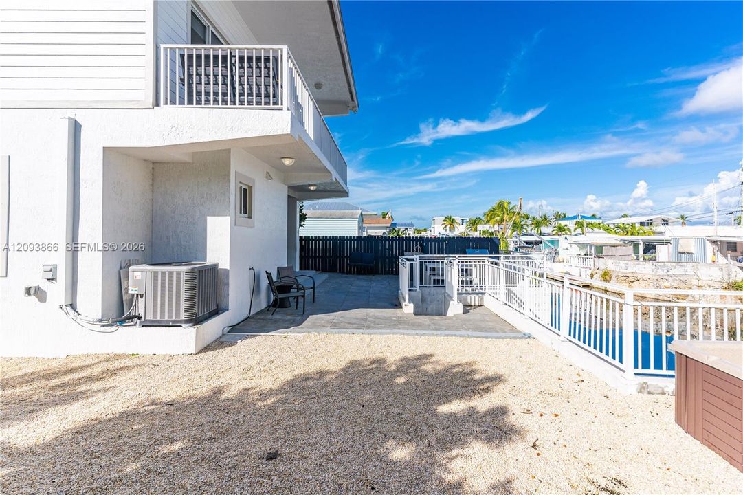 For Sale: $1,600,000 (4 beds, 3 baths, 1428 Square Feet)
