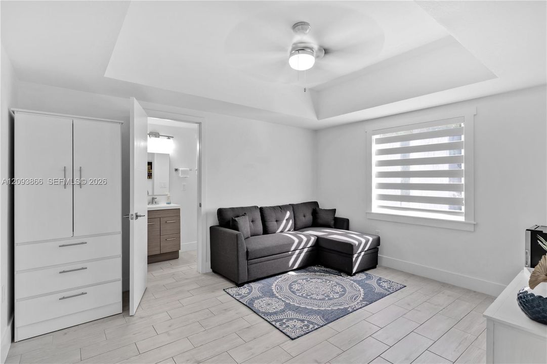 For Sale: $1,600,000 (4 beds, 3 baths, 1428 Square Feet)